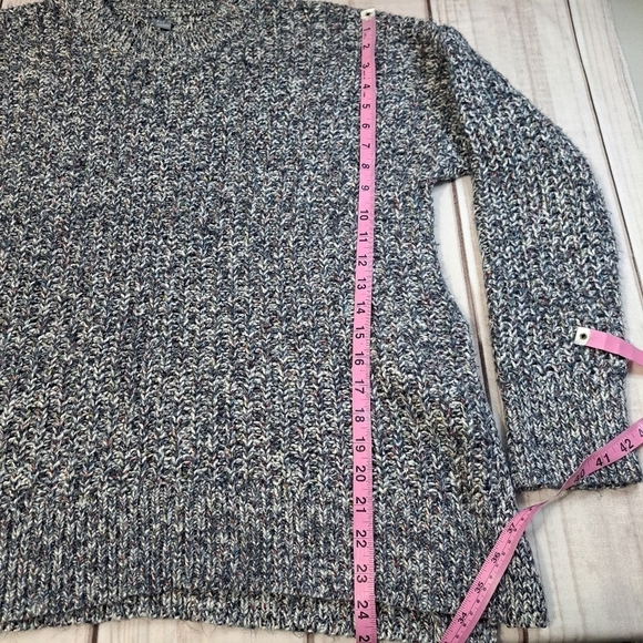 AERIE Gray White & Multicolor Sweatshirt Side Slits At The Bottom Size Small - Picture 4 of 10